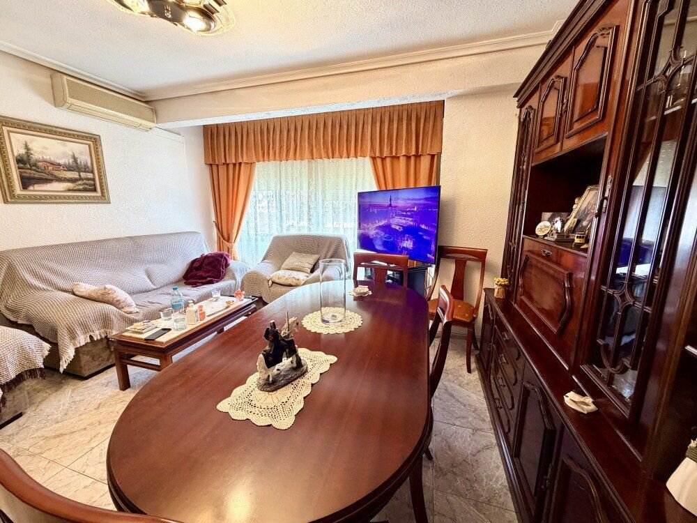 6-Bedroom Apartment in Torrevieja, Torrevieja - Image 11
