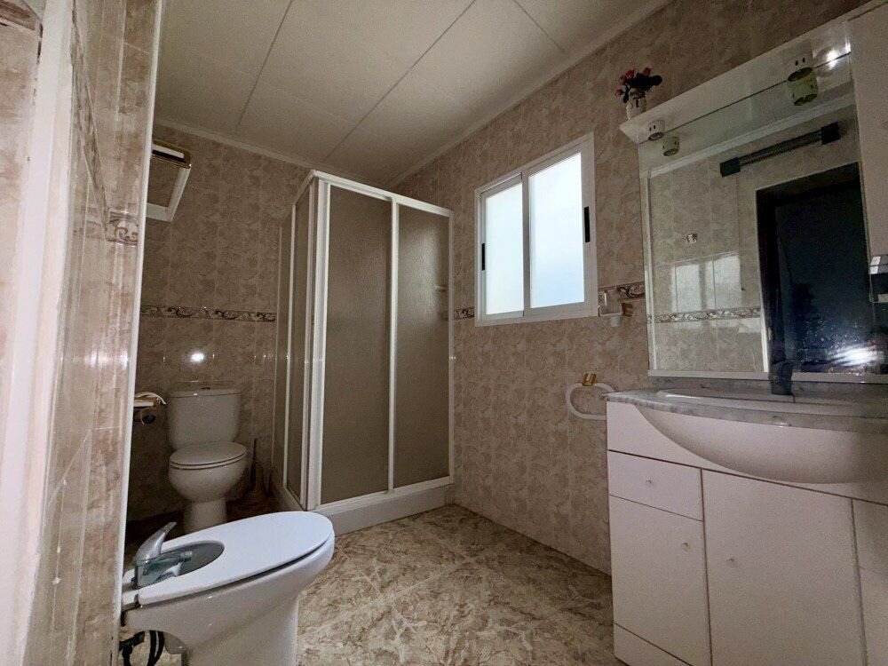 6-Bedroom Apartment in Torrevieja, Torrevieja - Image 19