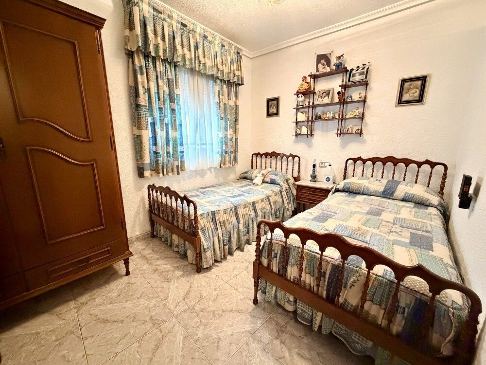 6-Bedroom Apartment in Torrevieja, Torrevieja - Image 2