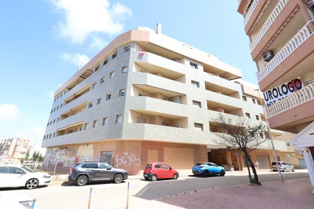 Apartment in Torrevieja - Image 1