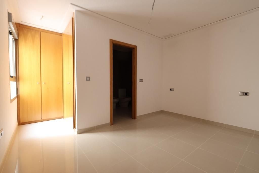 Apartment in Torrevieja - Image 2