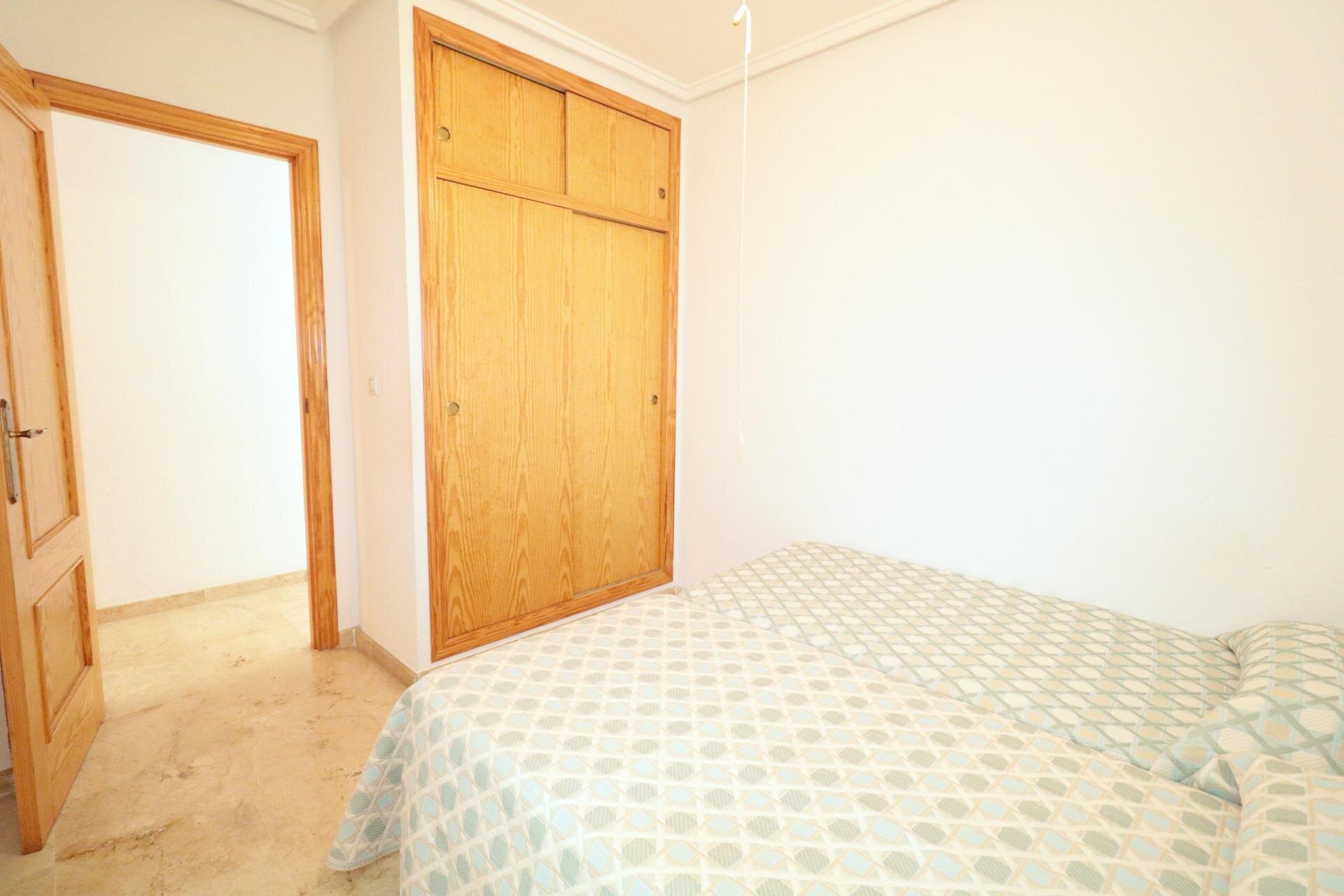 2-Bedroom Apartment in Paseo Maritimo, Torrevieja - Image 18