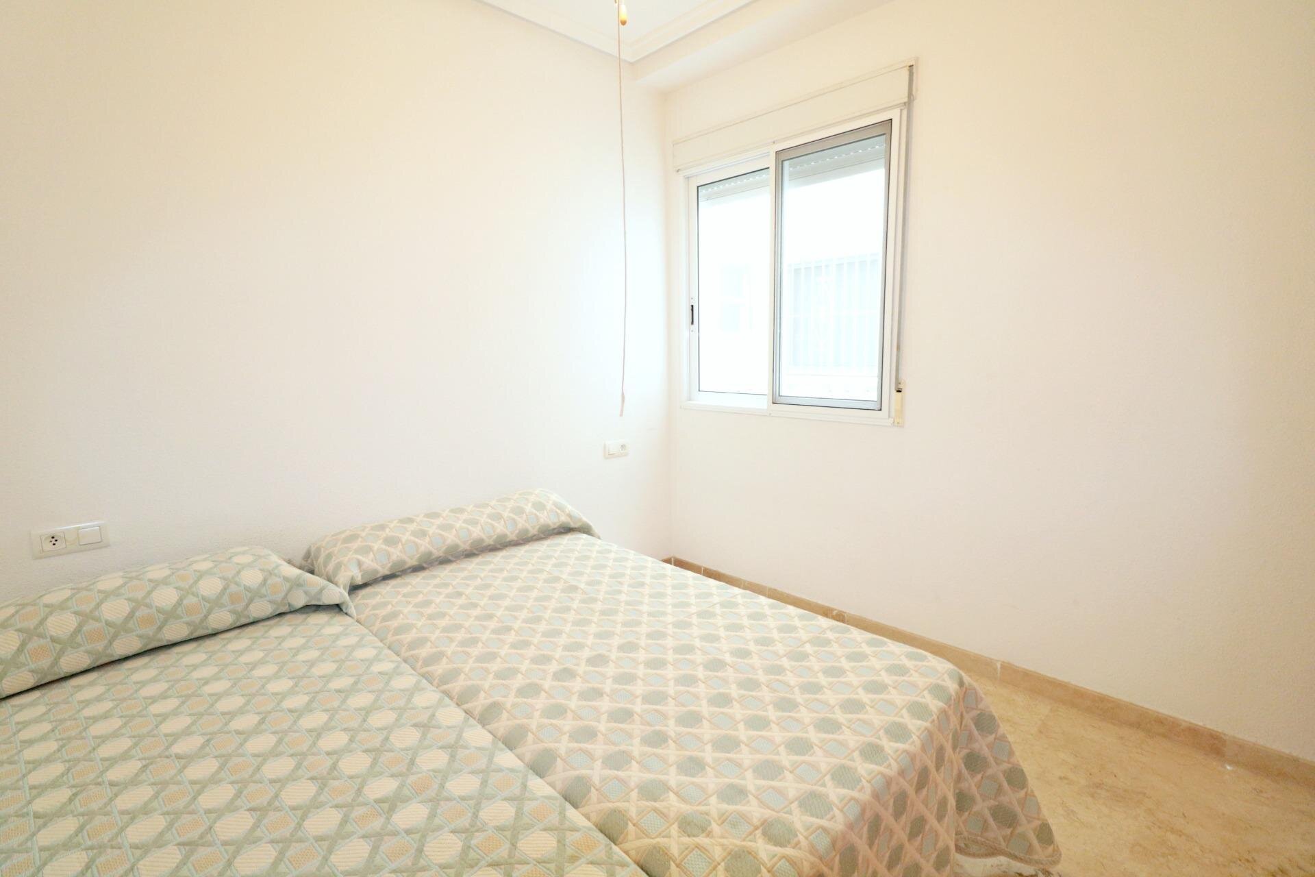 2-Bedroom Apartment in Paseo Maritimo, Torrevieja - Image 19