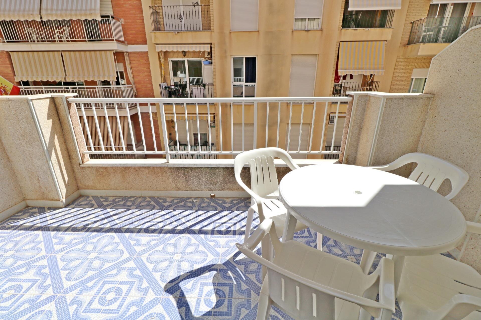 2-Bedroom Apartment in Paseo Maritimo, Torrevieja - Image 2