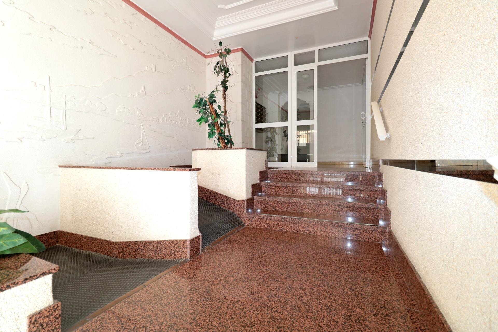 2-Bedroom Apartment in Paseo Maritimo, Torrevieja - Image 21