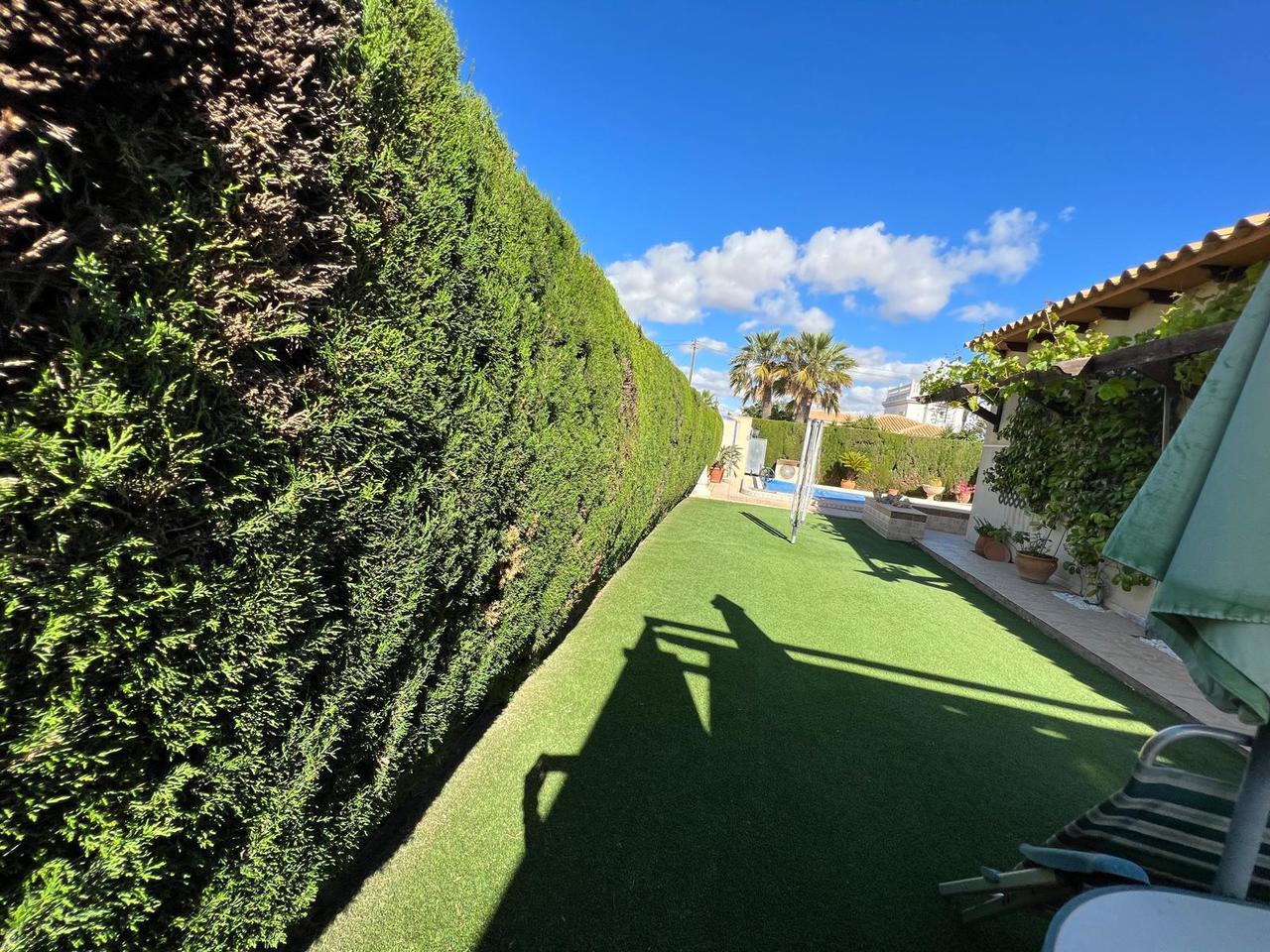3-Bedroom Villa in Cabo Roig - Image 22
