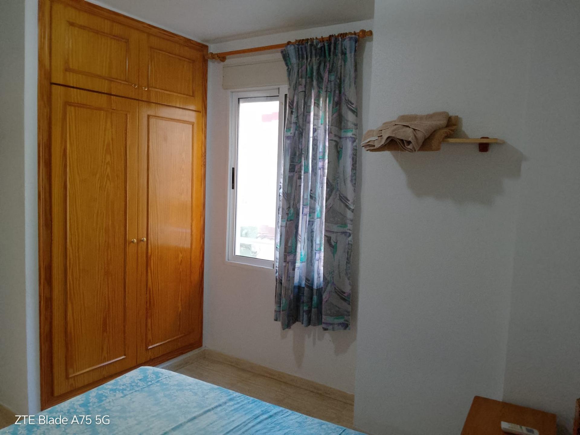 2-Bedroom Apartment in Barrio San Isidro, Puerto de Mazarrón - Image 7