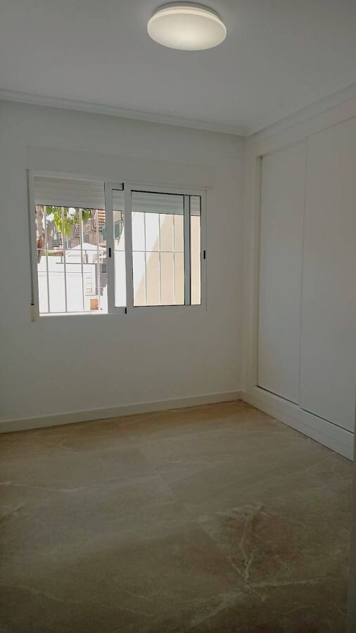 2-Bedroom House in Pilar de la Horadada - Image 11
