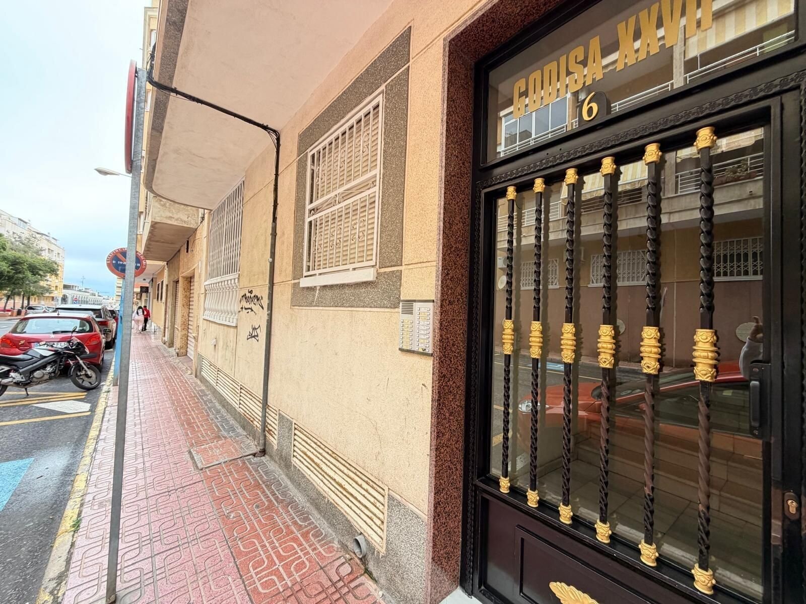 1-Bedroom Apartment in Estacion de Autobuses, Torrevieja - Image 34