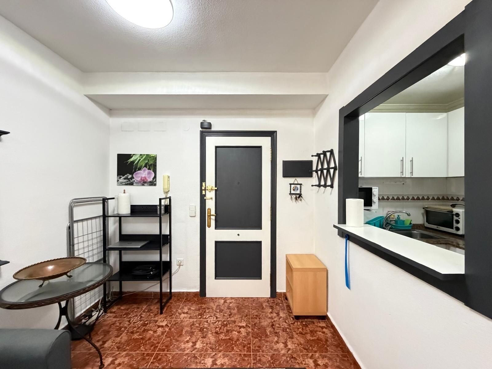 1-Bedroom Apartment in Estacion de Autobuses, Torrevieja - Image 4