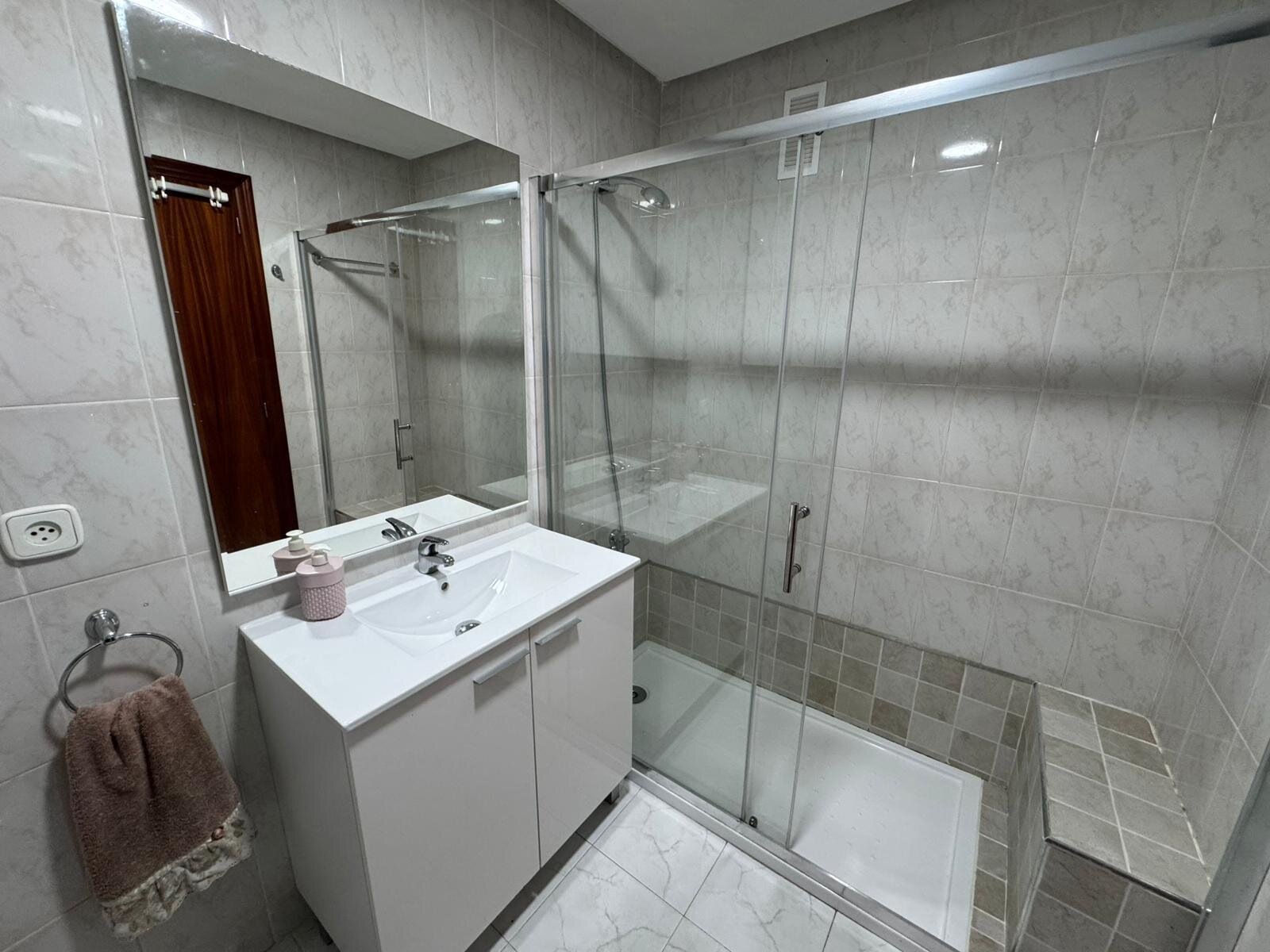 3-Bedroom Apartment in Pueblo 9, San Miguel de Salinas - Image 21