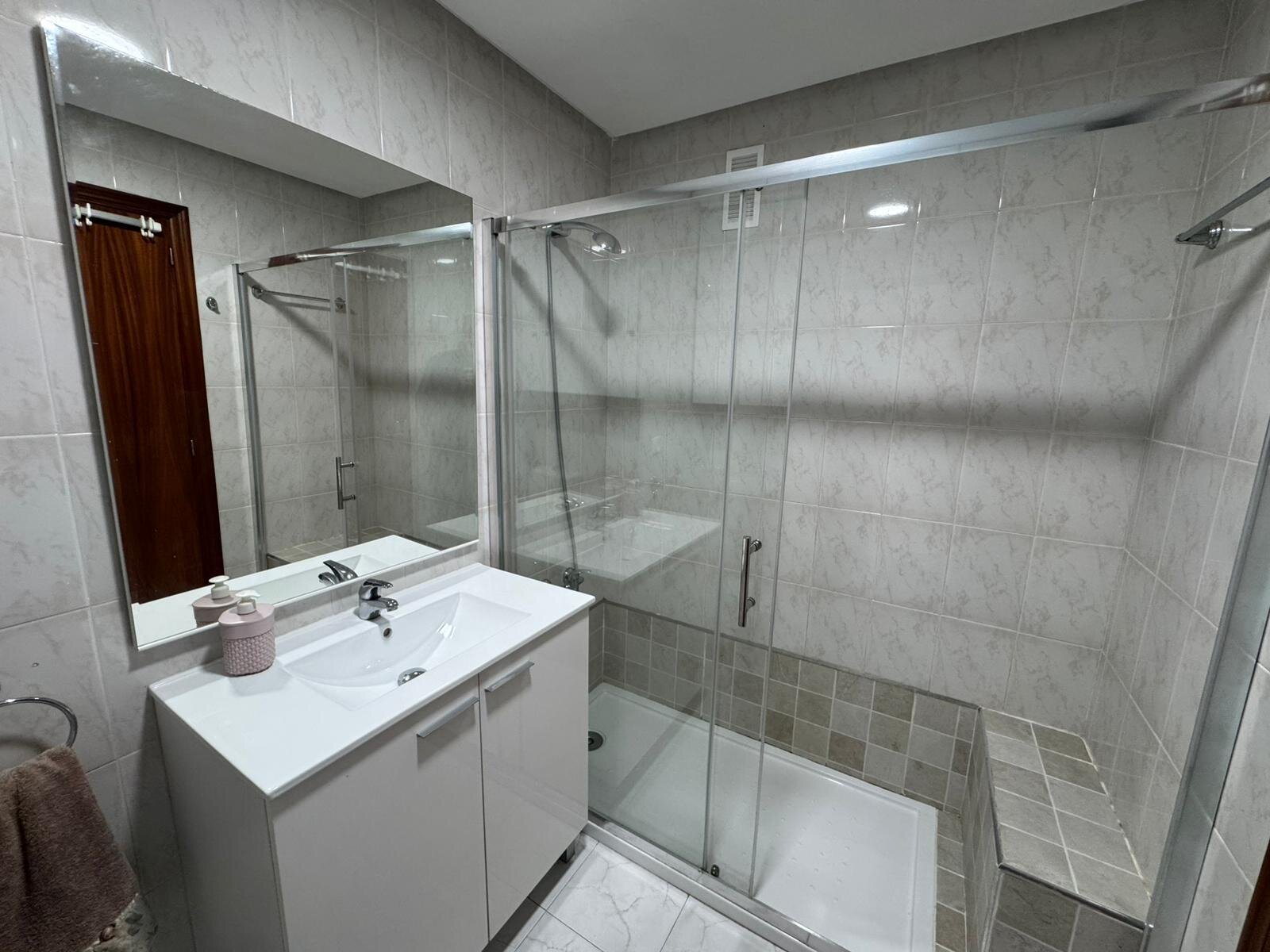 3-Bedroom Apartment in Pueblo 9, San Miguel de Salinas - Image 22