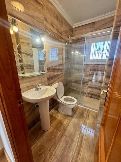 4-Bedroom Bungalow in  Orihuela Costa | Sunny Casas - Cos... - Image 12