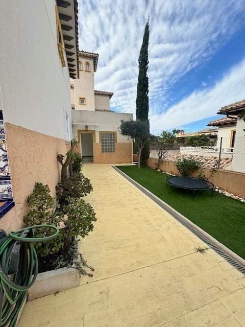 4-Bedroom Bungalow in  Orihuela Costa | Sunny Casas - Cos... - Image 2