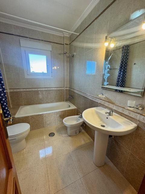 4-Bedroom Bungalow in  Orihuela Costa | Sunny Casas - Cos... - Image 23