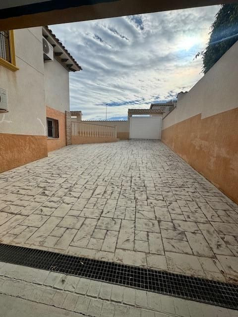 4-Bedroom Bungalow in  Orihuela Costa | Sunny Casas - Cos... - Image 3