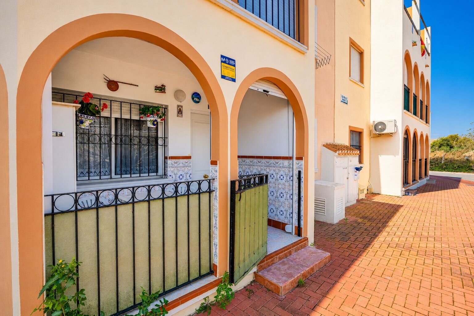 2-Bedroom Bungalow in El Acequión - Los Náufragos, Torrevieja - Image 2