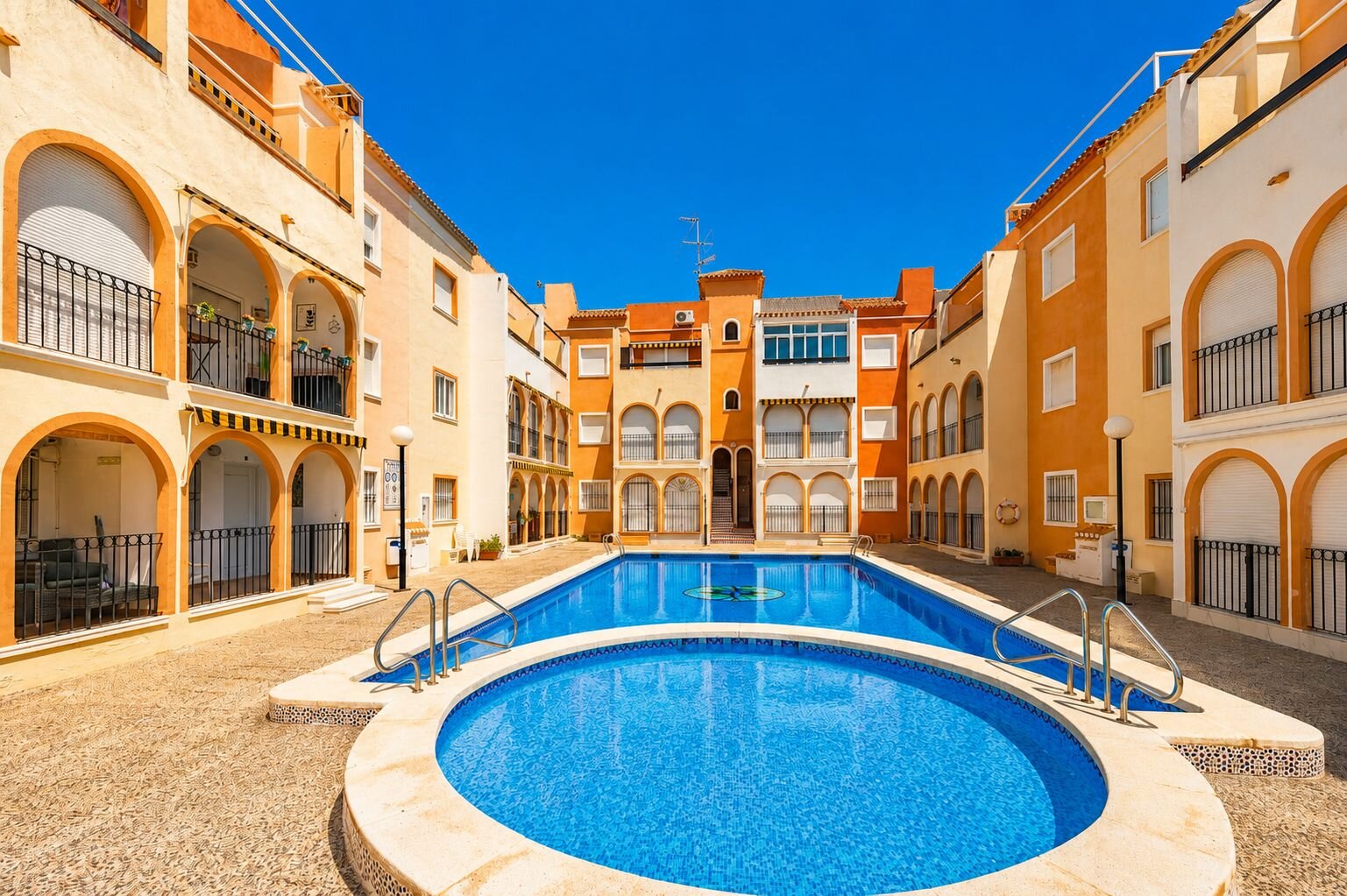 2-Bedroom Bungalow in El Acequión - Los Náufragos, Torrevieja - Image 23