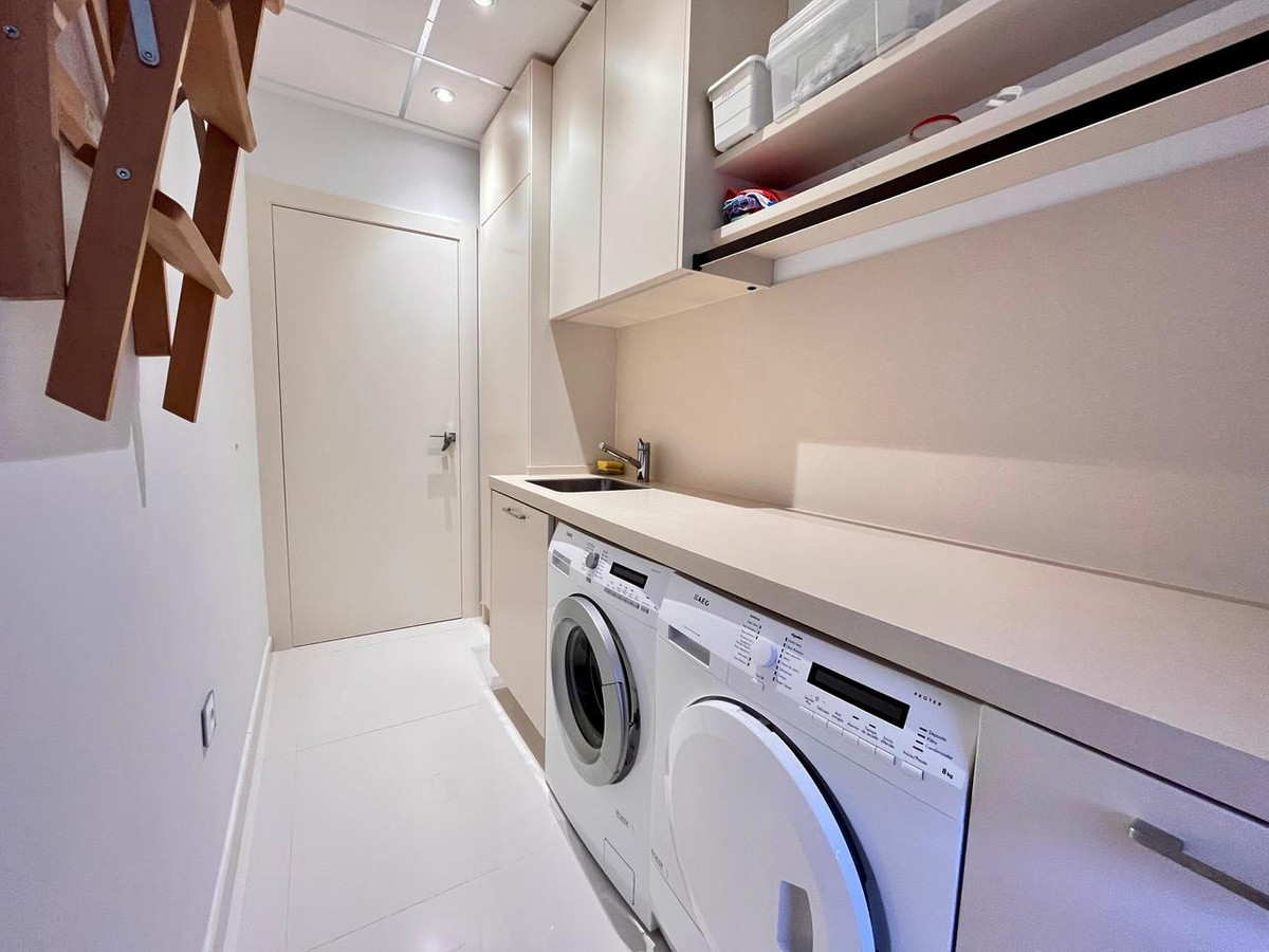 4-Bedroom Detached House in Dehesa de Campoamor, Orihuela... - Image 14