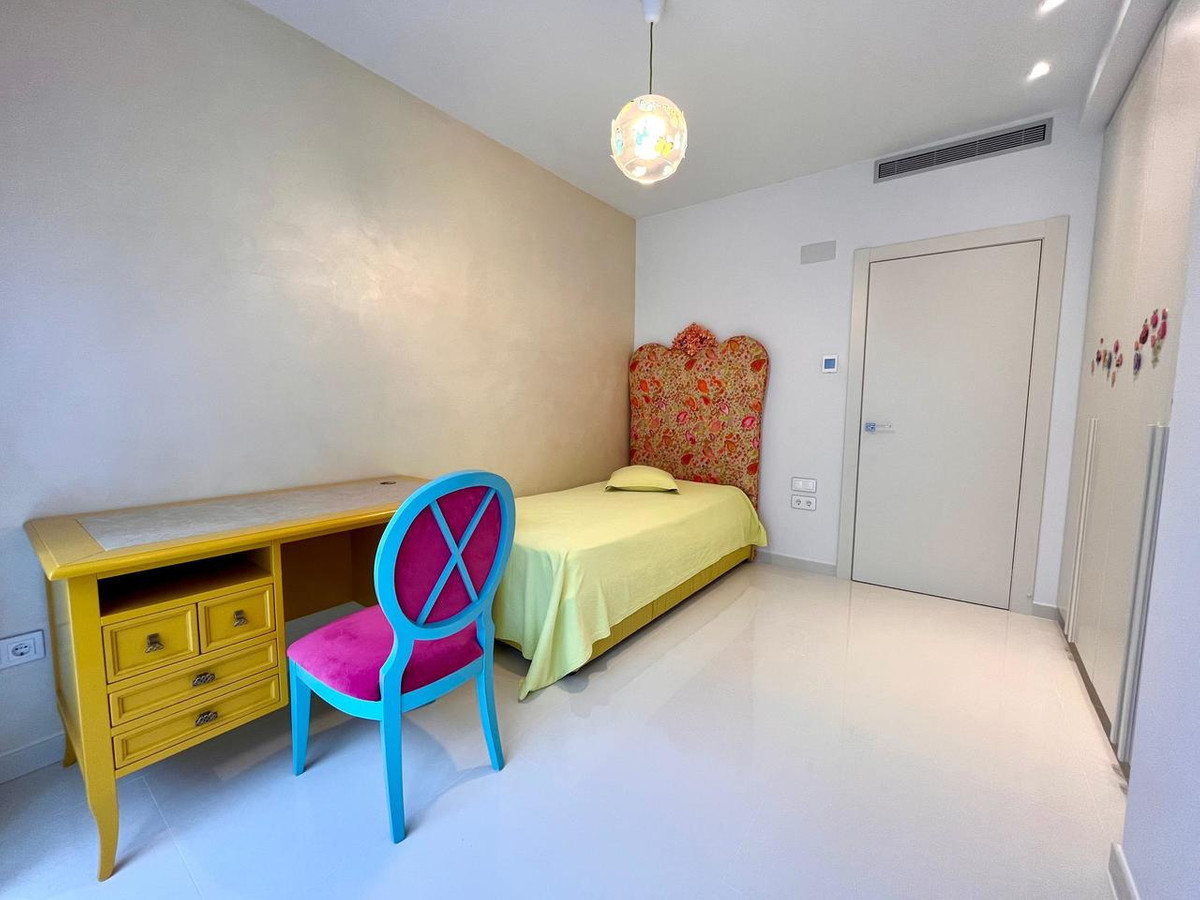 4-Bedroom Detached House in Dehesa de Campoamor, Orihuela... - Image 15