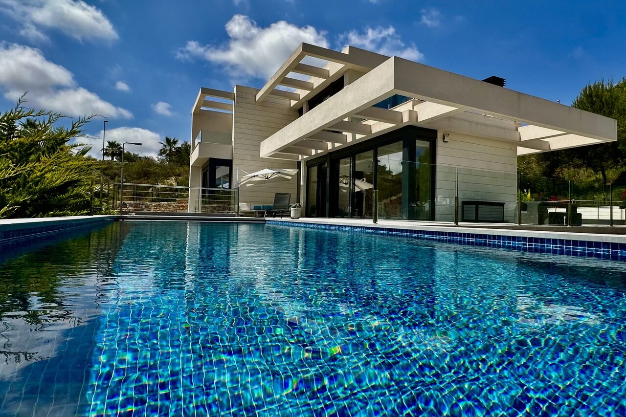 6-Bedroom Villa in Las Colinas Golf, Orihuela - Image 2