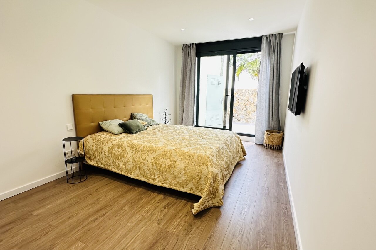 6-Bedroom Villa in Las Colinas Golf, Orihuela - Image 24