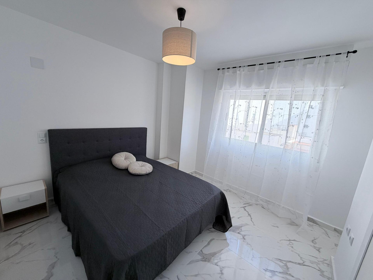 3-Bedroom Middle Floor Apartment in  Torrevieja | Sunny C... - Image 15
