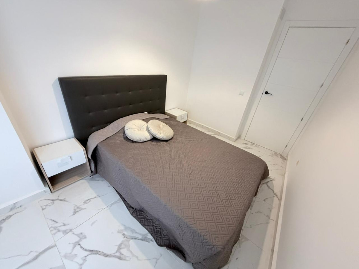 3-Bedroom Middle Floor Apartment in  Torrevieja | Sunny C... - Image 4