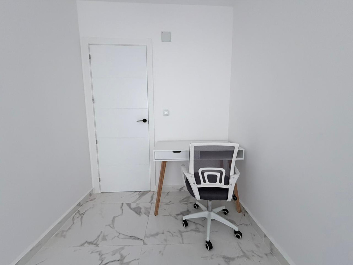 3-Bedroom Middle Floor Apartment in  Torrevieja | Sunny C... - Image 8