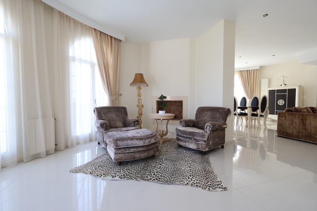 5-Bedroom Villa in Cuidad Quesada, Rojales - Image 11