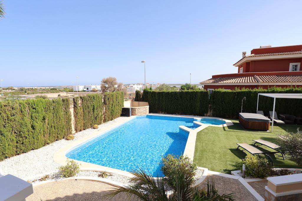 5-Bedroom Villa in Cuidad Quesada, Rojales - Image 39