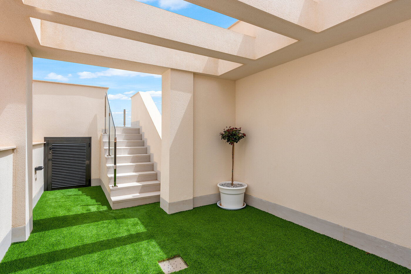 2-Bedroom Apartment in Torrevieja - Image 2