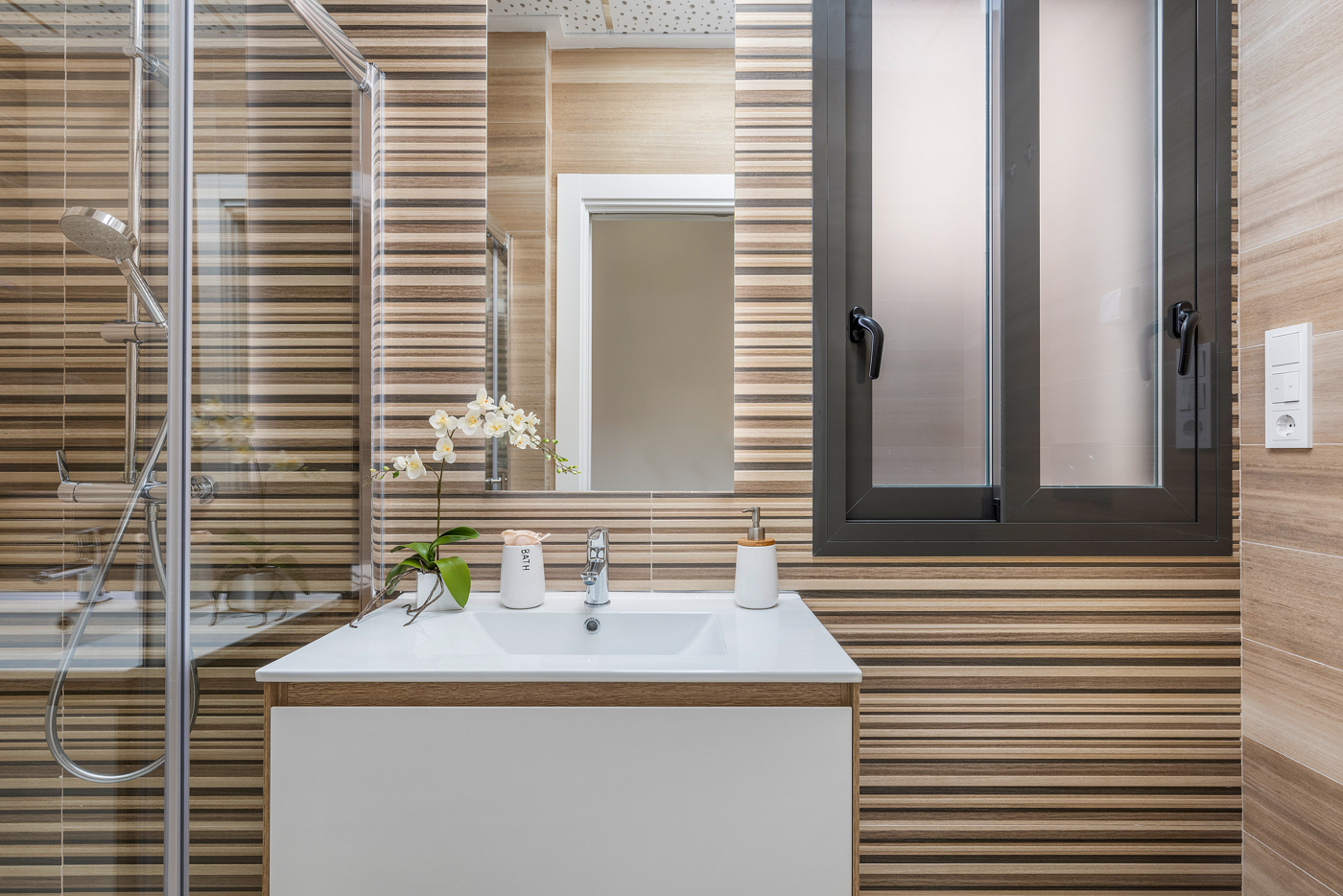 2-Bedroom Apartment in Torrevieja - Image 3