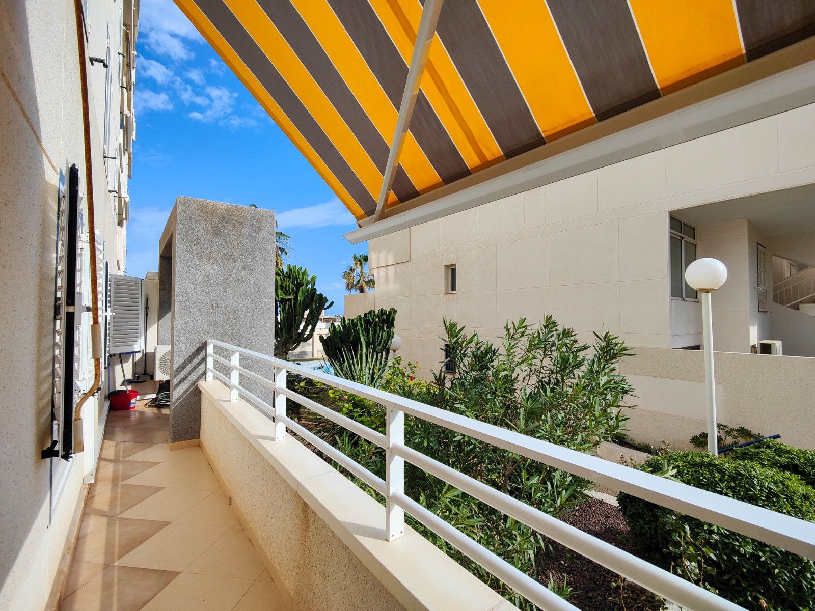 2-Bedroom Apartment in Torre la Mata, Torrevieja - Image 10