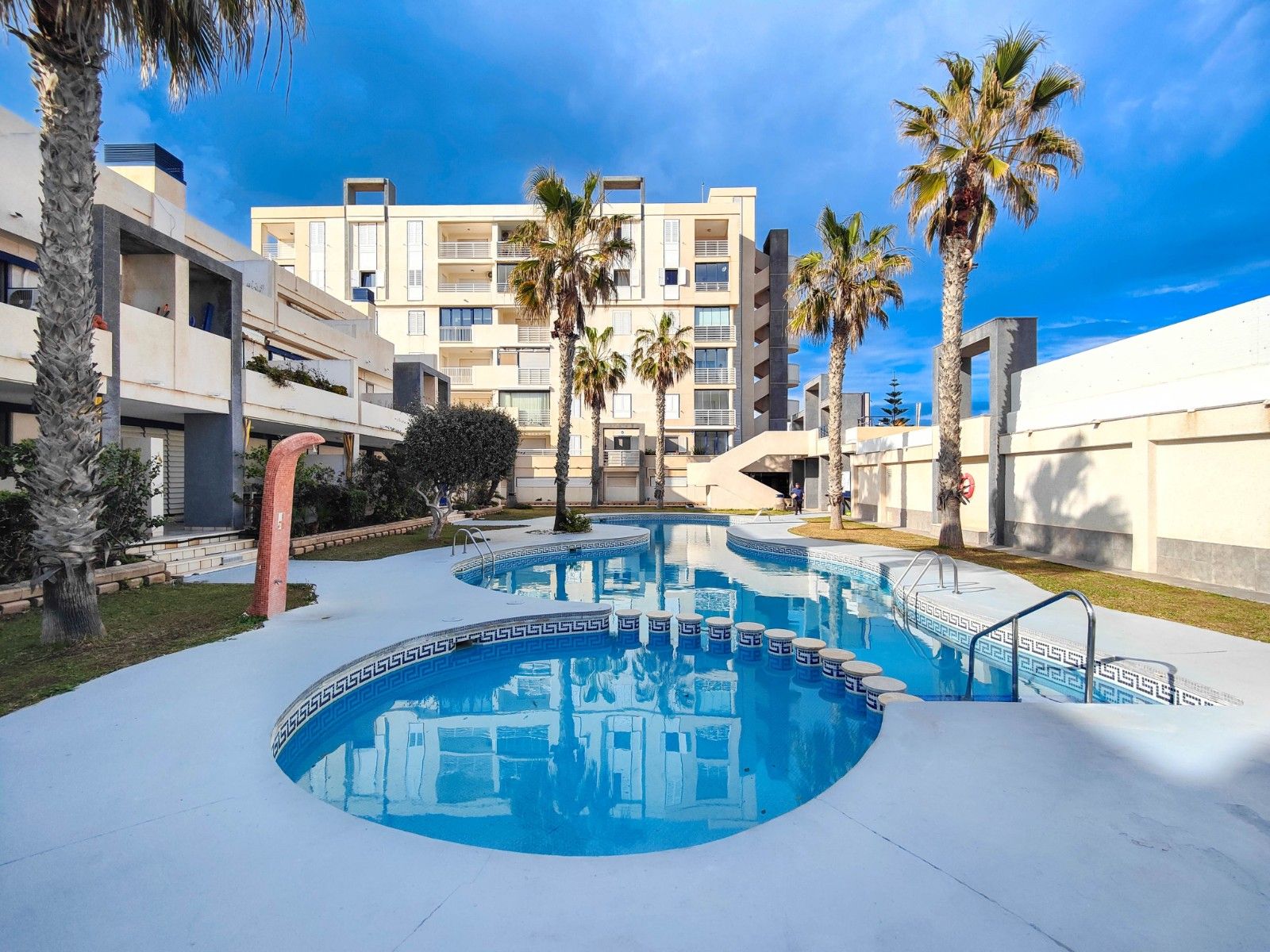 2-Bedroom Apartment in Torre la Mata, Torrevieja - Image 41