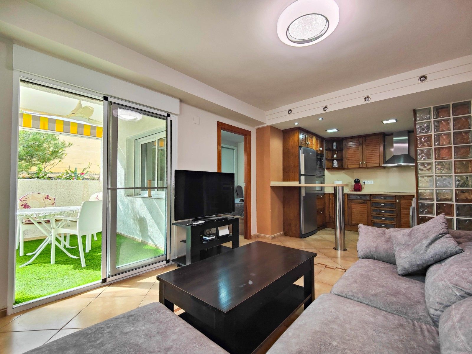 2-Bedroom Apartment in Torre la Mata, Torrevieja - Image 5