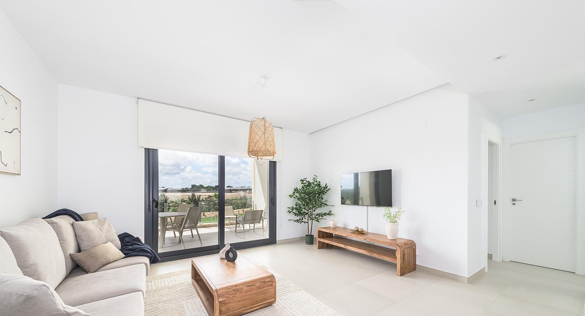 2-Bedroom Apartment in Pinar de Campoverde, Pilar de la Horadada - Image 6