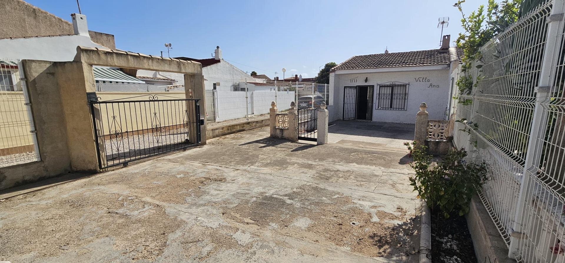 2-Bedroom House in Torreta Florida, Torrevieja - Image 10