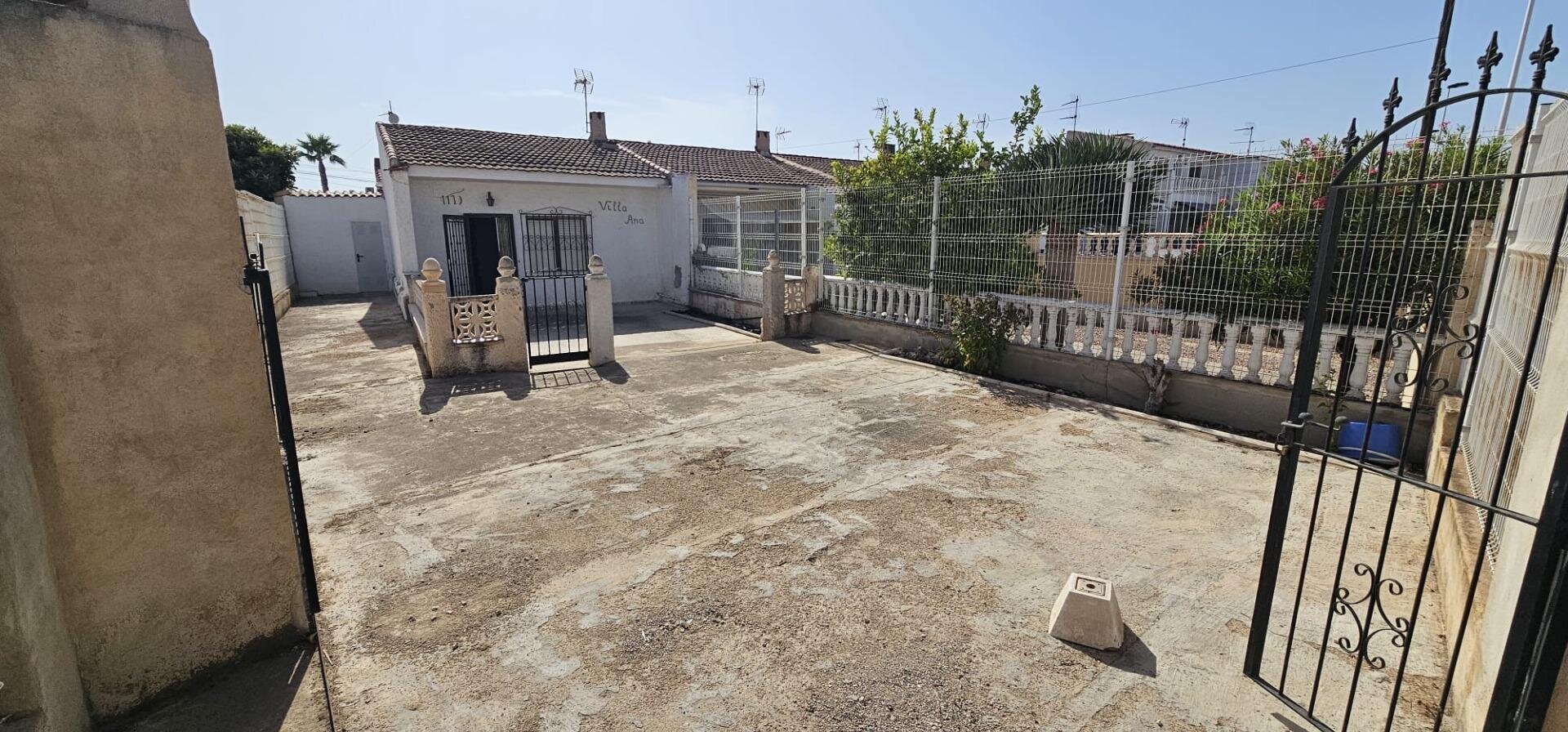 2-Bedroom House in Torreta Florida, Torrevieja - Image 11