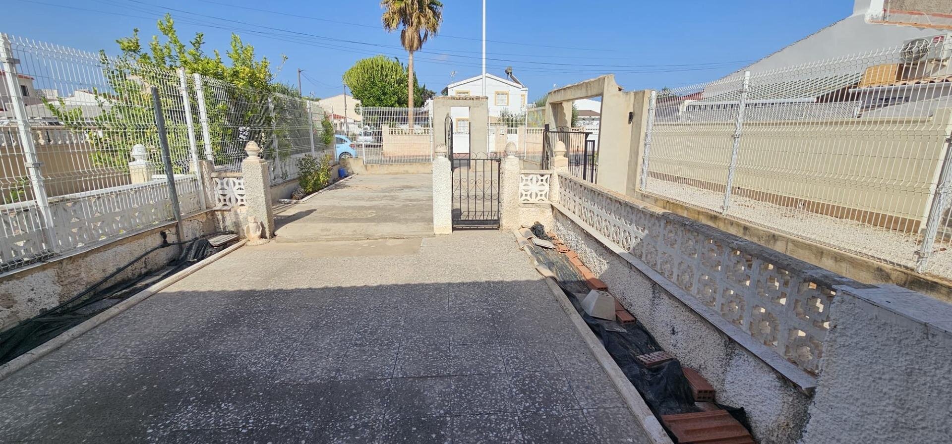 2-Bedroom House in Torreta Florida, Torrevieja - Image 16