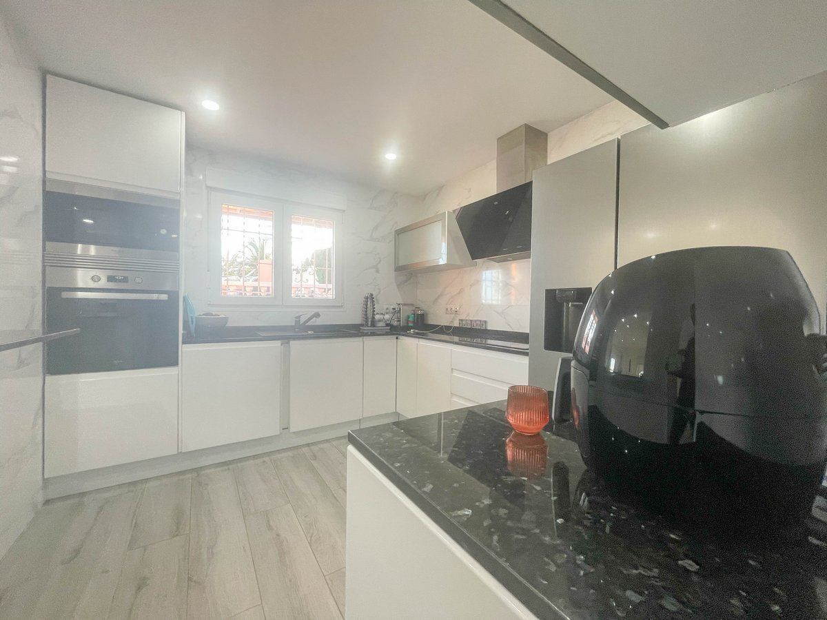 3-Bedroom Detached House in  Calpe | Sunny Casas - Costa ... - Image 12