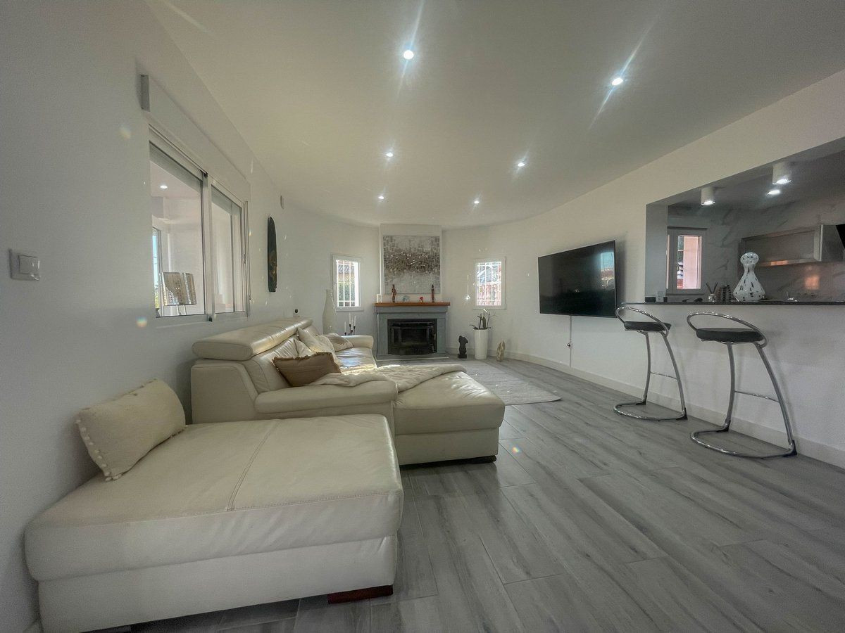 3-Bedroom Detached House in  Calpe | Sunny Casas - Costa ... - Image 6