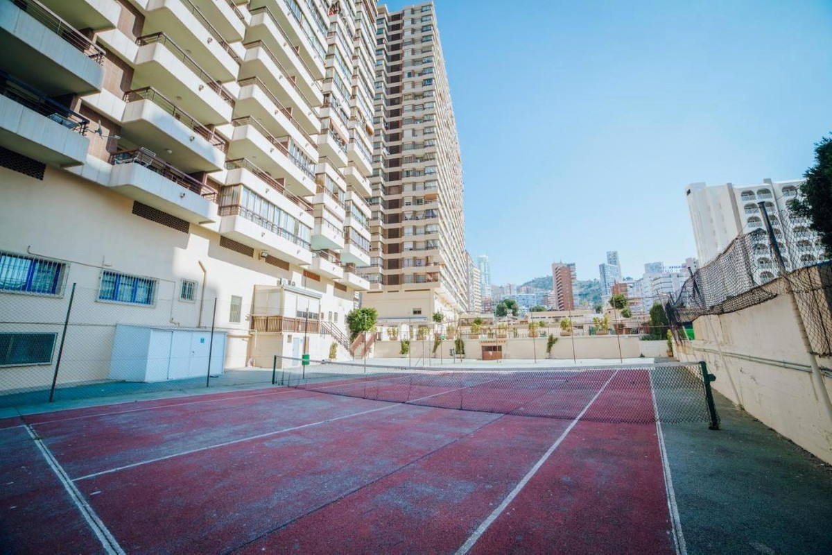 1-Bedroom Middle Floor Apartment in  Benidorm | Sunny Cas... - Image 11