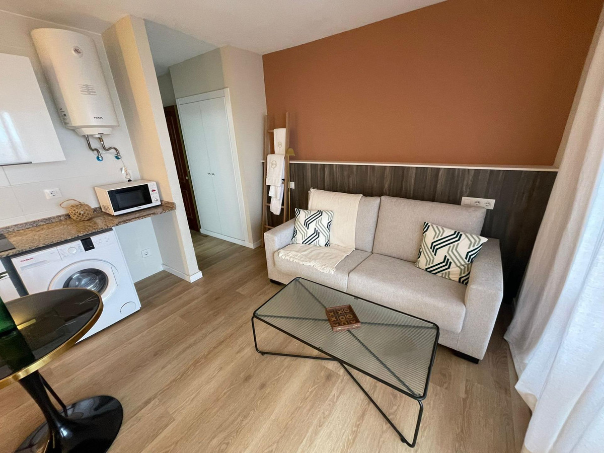 1-Bedroom Middle Floor Apartment in  Benidorm | Sunny Cas... - Image 9