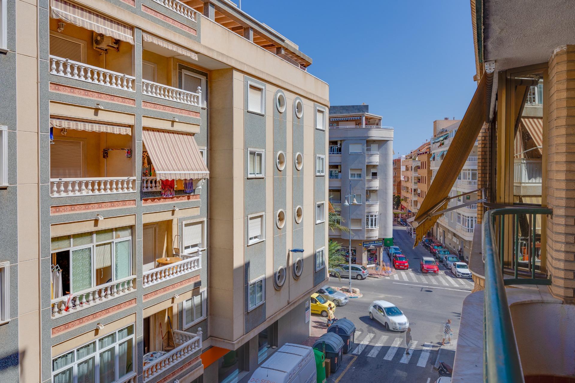 3-Bedroom Apartment in  Torrevieja - Image 5