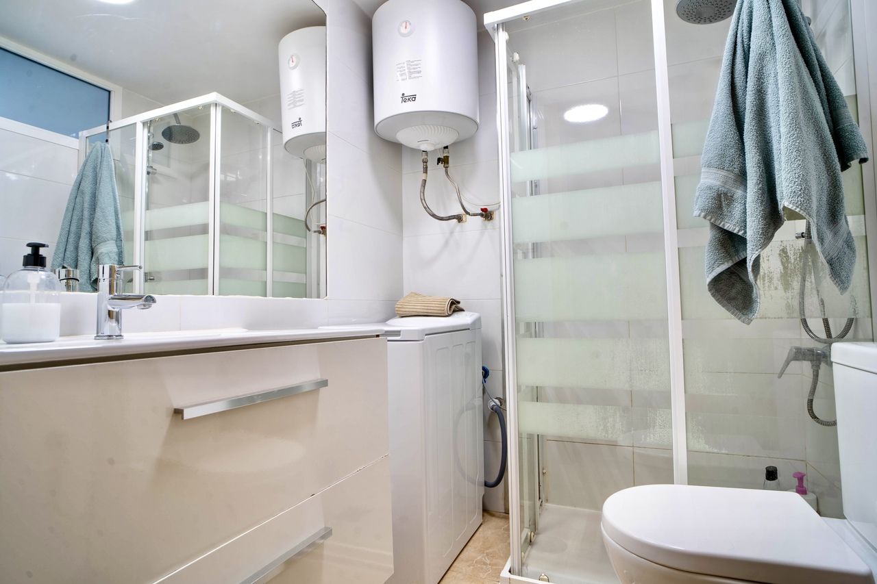 1-Bedroom Apartment in Guardamar del Segura - Image 11