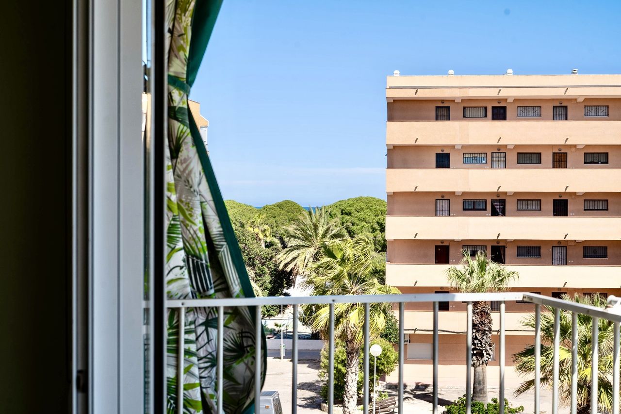 1-Bedroom Apartment in Guardamar del Segura - Image 12