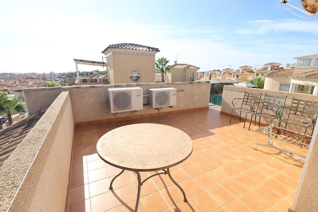 3-Bedroom Villa in Las Filipinas, Orihuela Costa - Image 17
