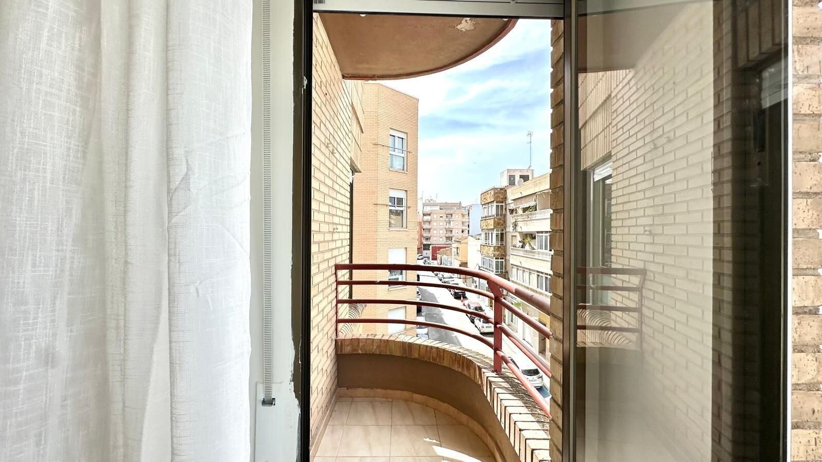 Mieszkanie z 3 Sypialniami w, Torrevieja - Image 3