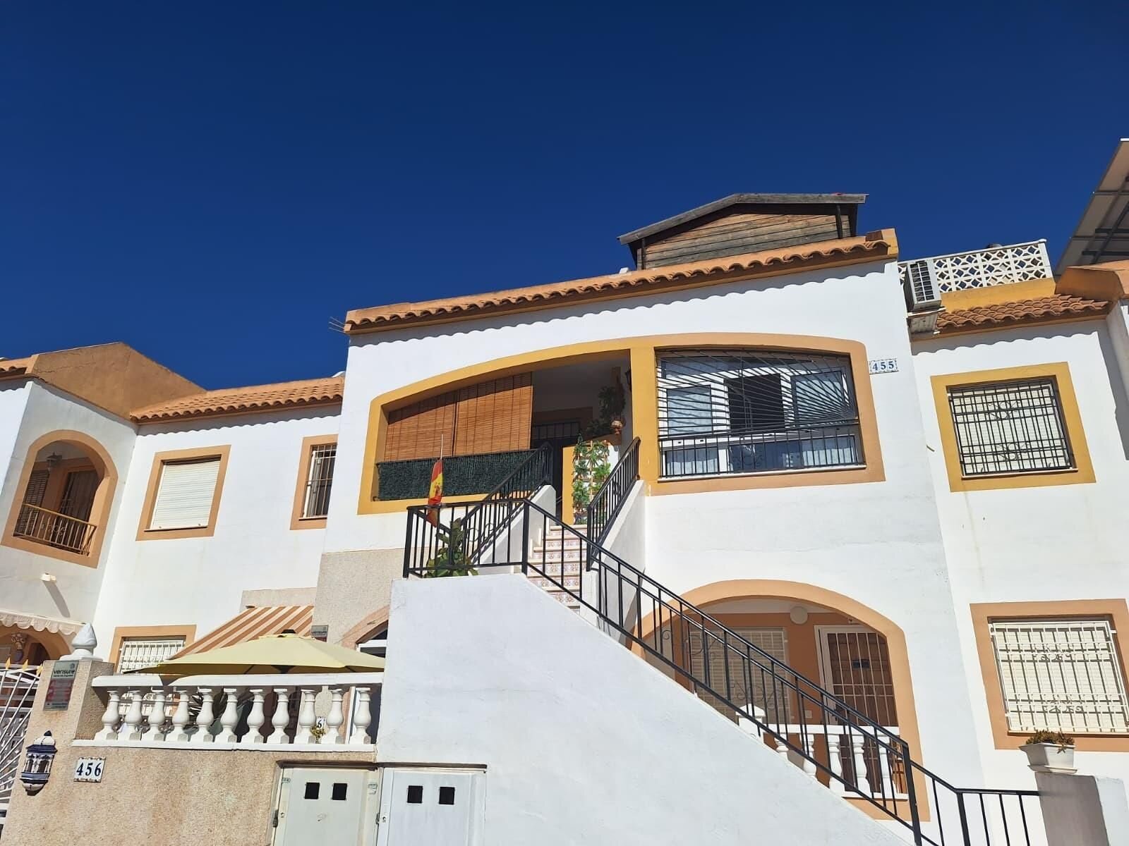 2-Bedroom Bungalow in El Limonar, Torrevieja - Image 2